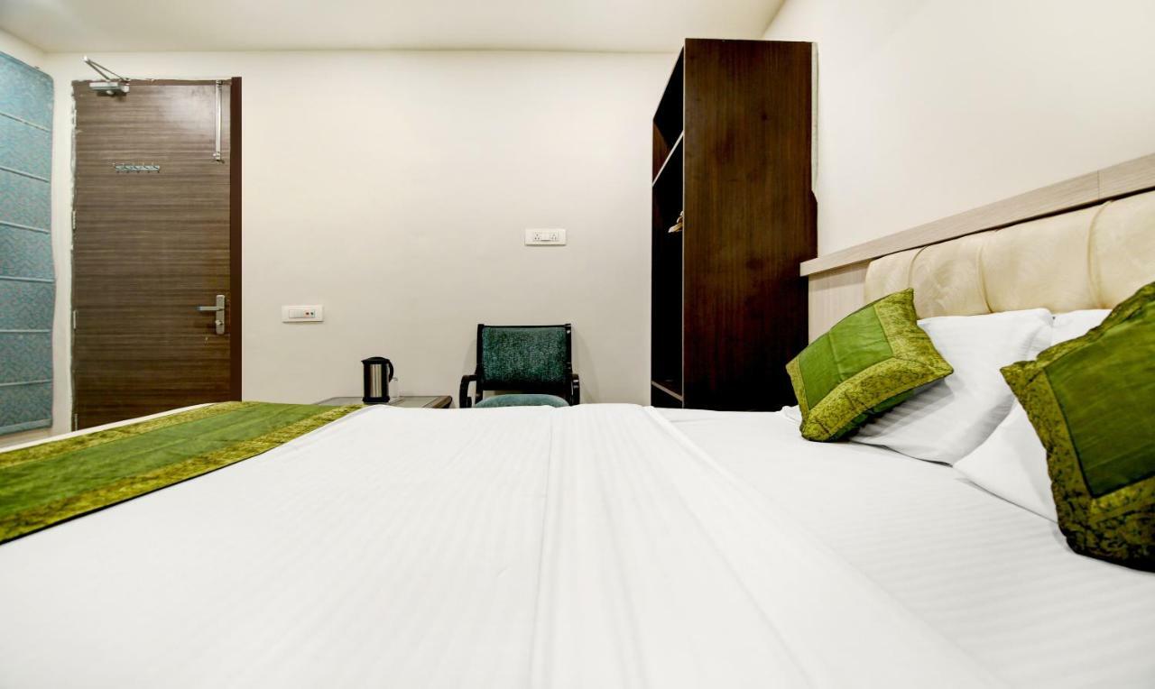 Itsy Hotels Solitaire Ambāla Exteriör bild