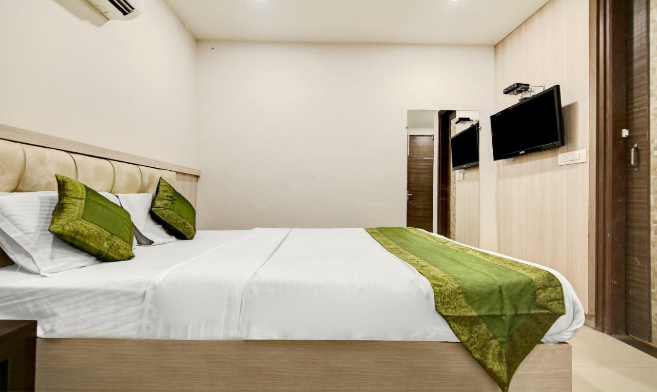 Itsy Hotels Solitaire Ambāla Exteriör bild
